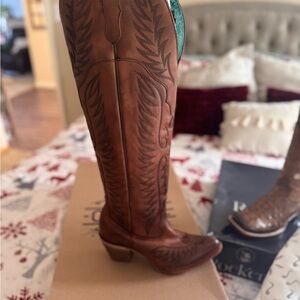 Corral Brown Heeled Boots with Intricate Stitching